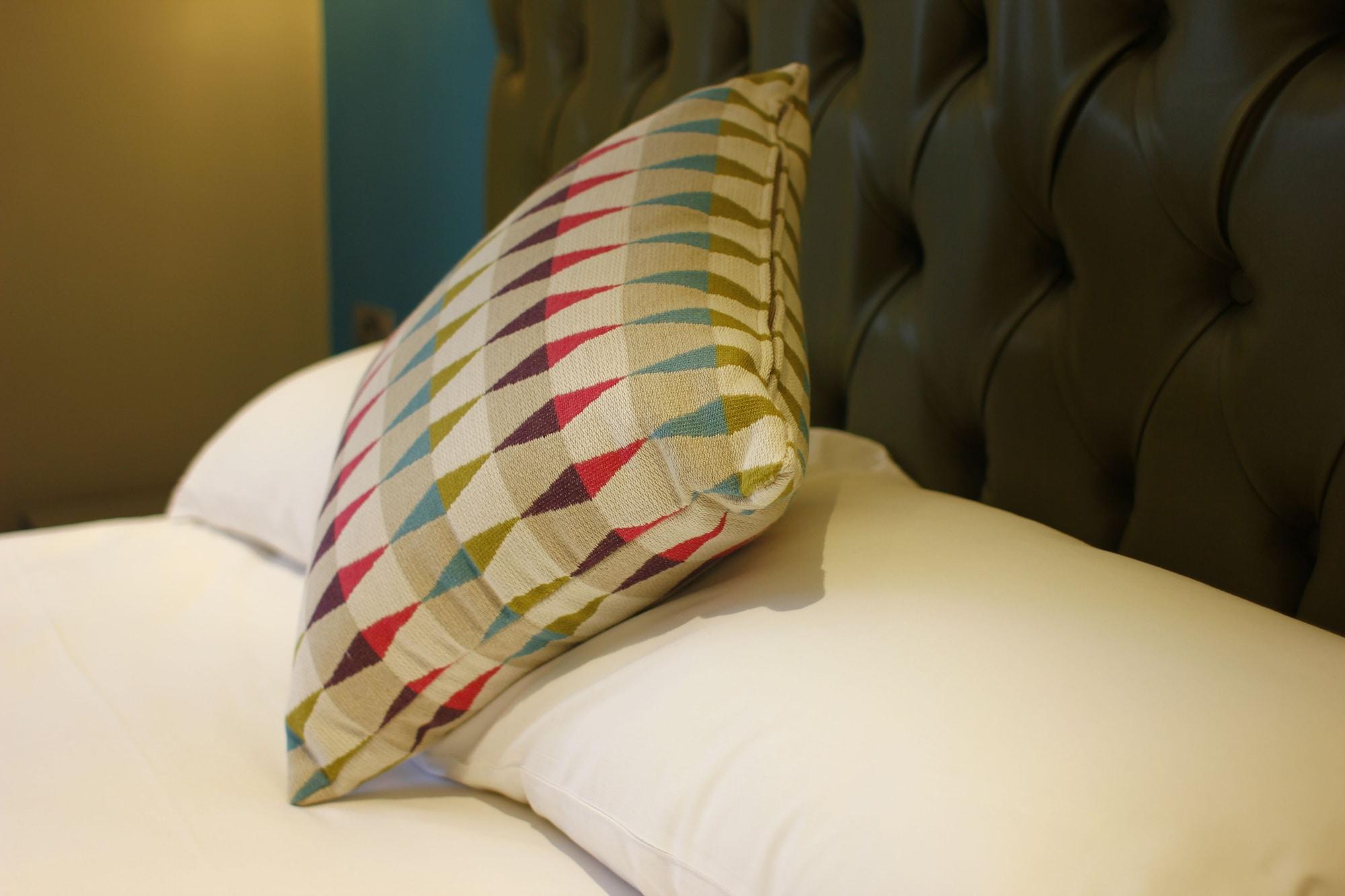 The Victoria Hotel Manchester By Compass Hospitality Олдъм Екстериор снимка